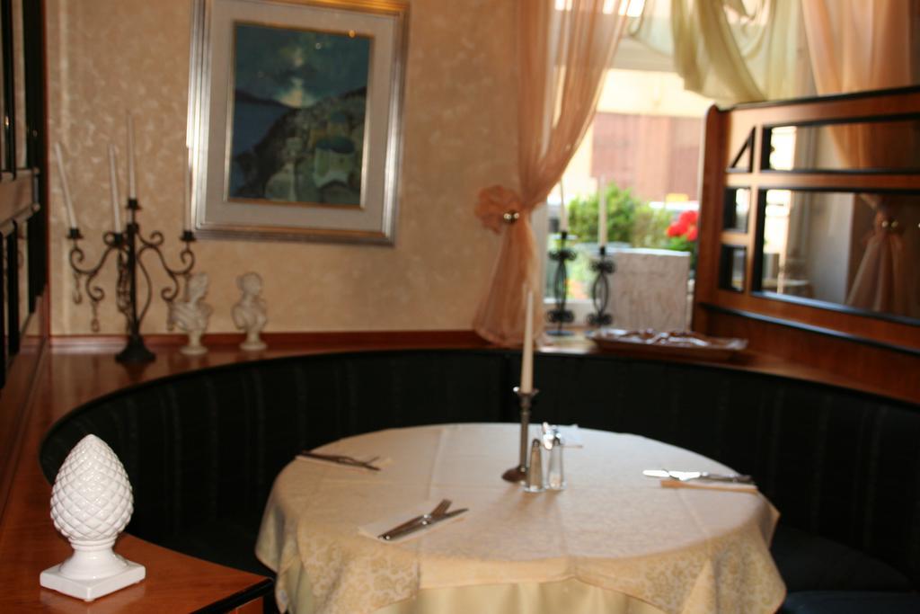 Отель Restaurant Orakel Oberstenfeld Экстерьер фото